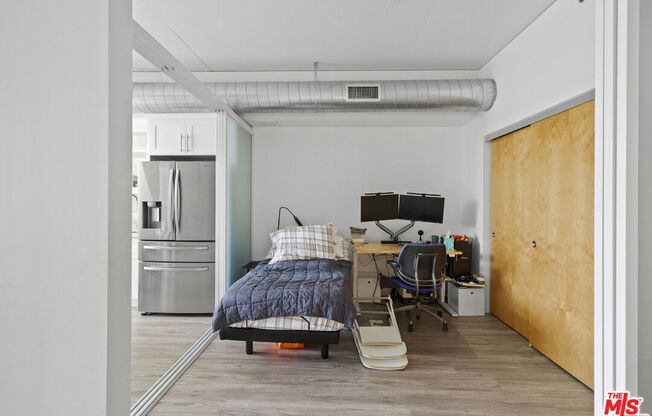 1 bed, 1 bath, 930 sqft, $3,000, Unit 813