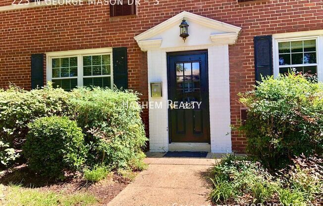 223 N George Mason Dr