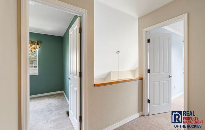 Fort Collins Townhouse with Vaulted Ceilings and Fireplace