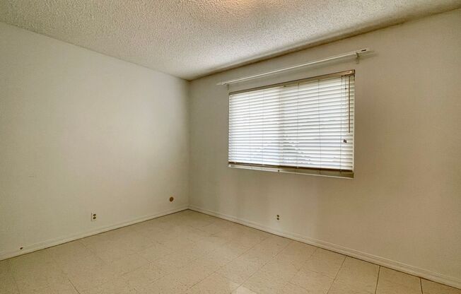 2 beds, 1 bath, $2,300, Unit #3