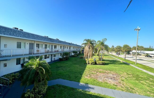 1200 S Broadway Lantana, FL 33462