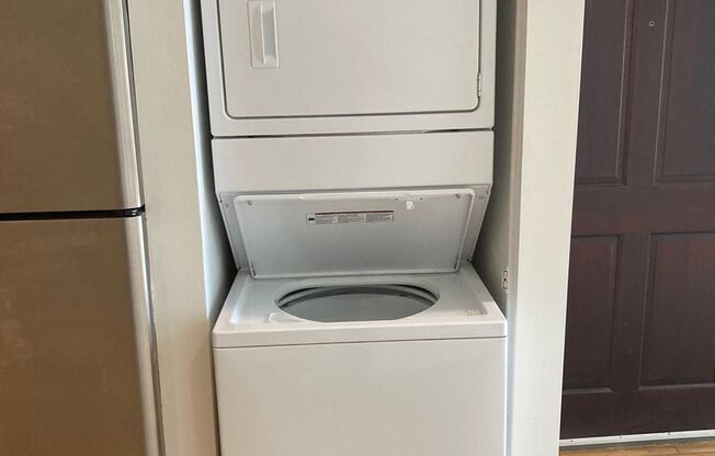 2 beds, 2 baths, 1,000 sqft, $1,799, Unit 22-1