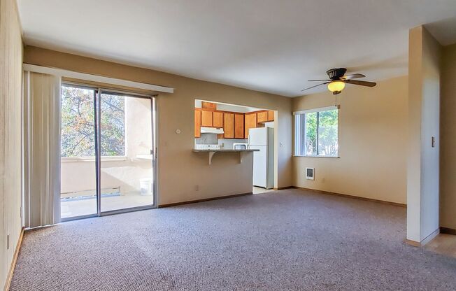 Clairemont Mesa East - Spacious 1 Bedroom 1 Bath with Office/Study Space and Private Balcony - Upper Level