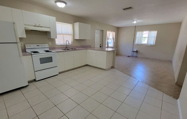 3 beds, 1 bath, $2,175