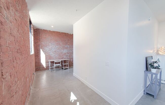 1 bed, 1 bath, 760 sqft, $1,345, Unit B204