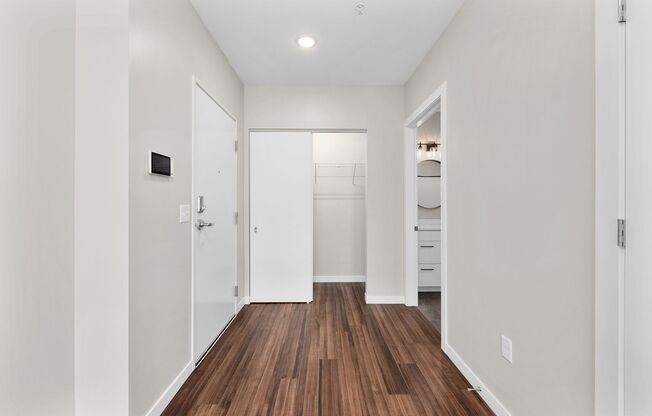 Studio, 1 bath, 565 sqft, $1,150, Unit 327