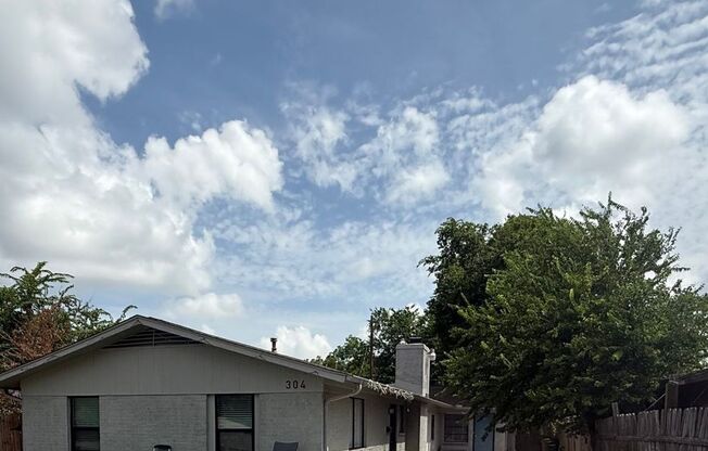 304 John Nance Garner Cir Unit #B2 Austin, TX 78753