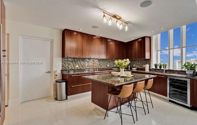 3 beds, 3.5 baths, $12,050, Unit # 1604