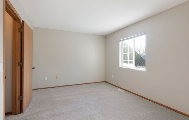 3 beds, 2 baths, 1,200 sqft, $2,195, Unit 14240F