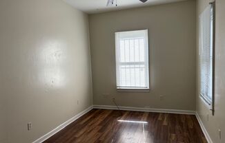 2 beds, 1 bath, $1,400