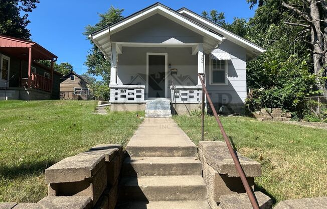 4434 Eaton St, Kansas City Kansas 66103/ Single family home/ 2 Bedroom/ 1 bath/ Rent $1295/ Deposit $1295