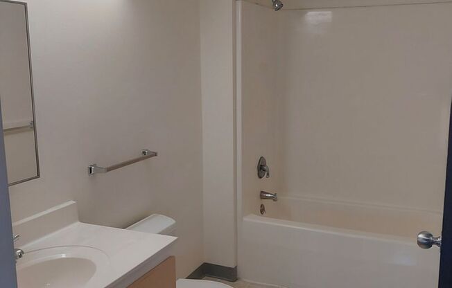 3 beds, 1 bath, 1,064 sqft, $3,199, Unit 45R-502