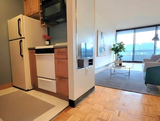 1 bed, 1 bath, 655 sqft, $2,795, Unit 1004