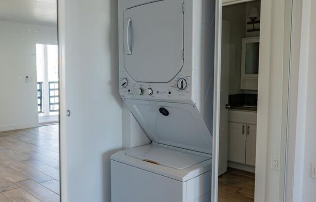 Studio, 1 bath, 400 sqft, $1,195, Unit #14