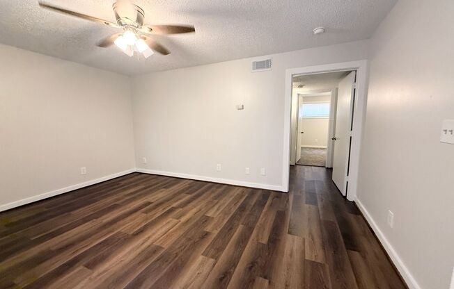 2 beds, 1 bath, $950, Unit SC555