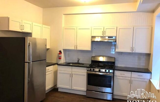 211 Summer Ave Apt 4