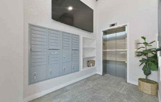 Studio, 1 bath, $1,650, Unit 305