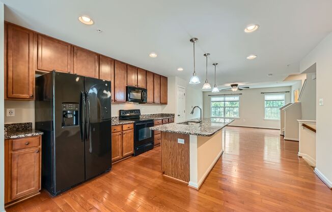 Spacious & Stylish 3BR/2.5BA TH in Franklin Green of Reisterstown – Available Now!