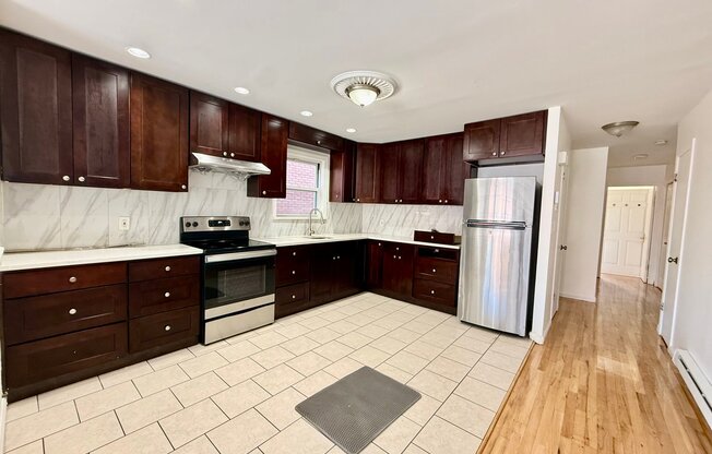 20 11 COLLEGE PT BLVD