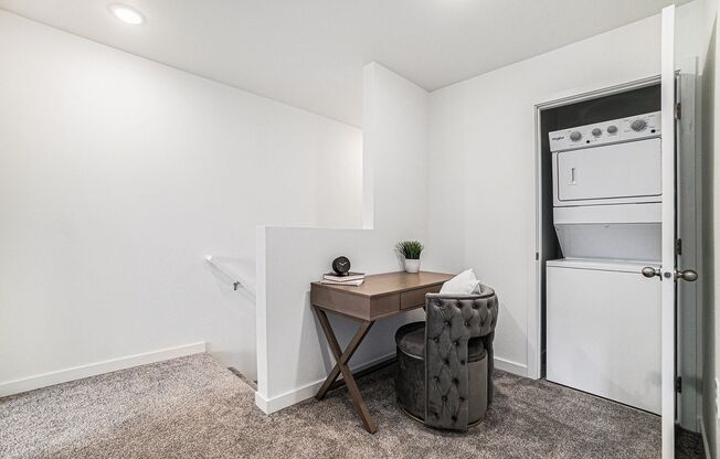 2 beds, 2.5 baths, 1,113 sqft, $1,300, Unit 7724-06