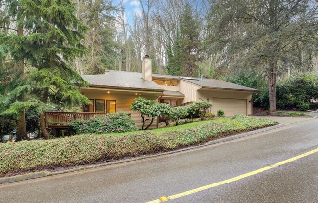 3 beds, 2.5 baths, $3,700