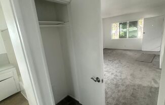 2 beds, 1 bath, $2,700