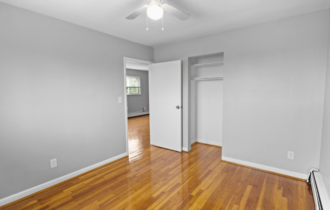 1 bed, 1 bath, 700 sqft, $1,045, Unit 6