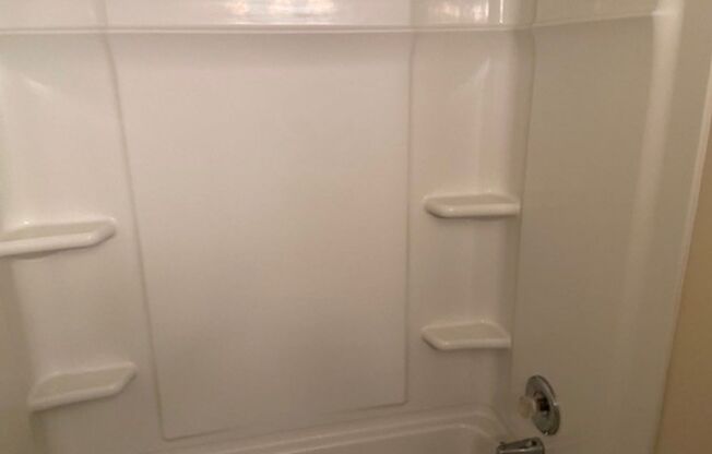 2 beds, 1 bath, 900 sqft, $1,425, Unit 116