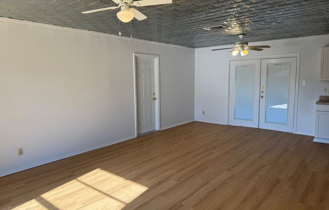 Welcome home to 1029 Valley Forge!