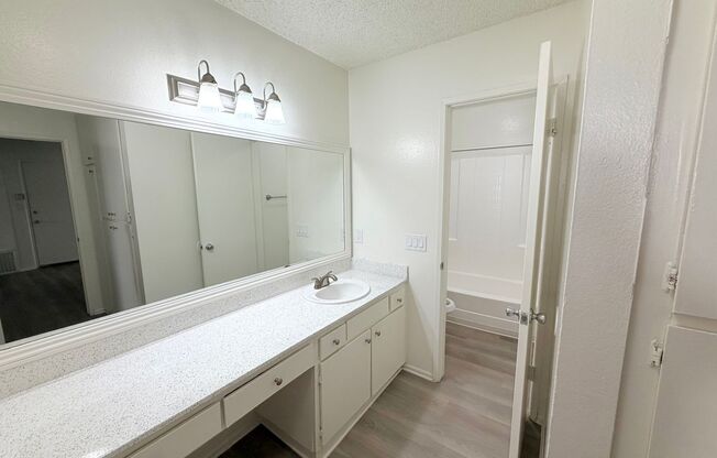 1 bed, 1 bath, 713 sqft, $1,995, Unit B027