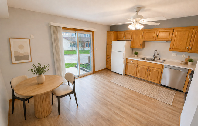 Updated 2br/1ba Townhome in Apple Valley
