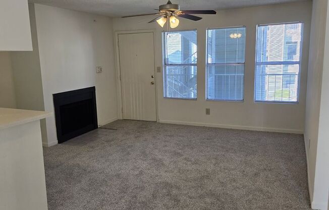 1 bed, 1 bath, 709 sqft, $850, Unit PG 0723