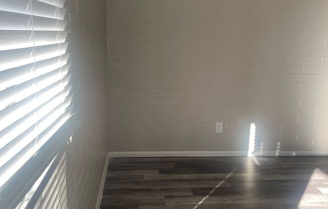 Studio, 1 bath, 336 sqft, $999, Unit D26