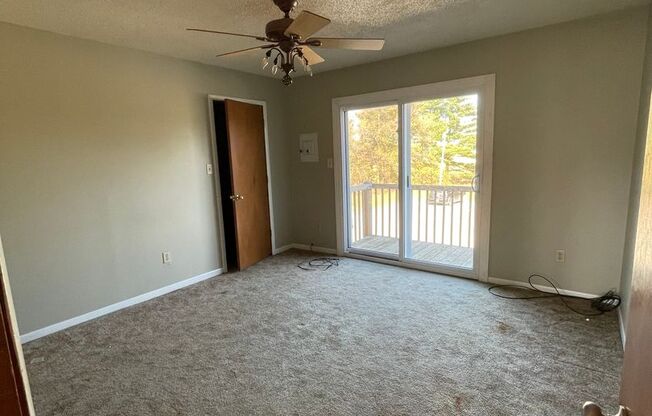 2 beds, 1 bath, $950, Unit 6C