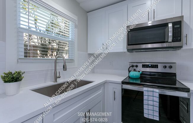 2 beds, 1 bath, $2,595