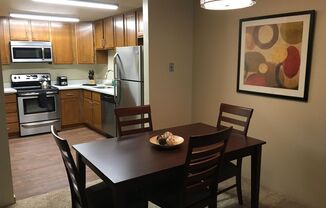 2 beds, 1 bath, 950 sqft, $1,995, Unit 212