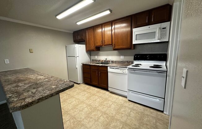 1 bed, 1 bath, 634 sqft, $949, Unit 5839 UD