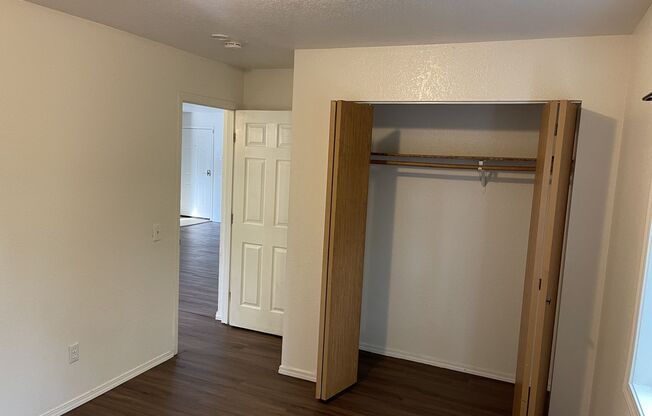 2 beds, 1 bath, $1,495, Unit Unit #4