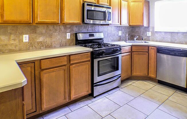 Two Bed Point Breeze Townhouse