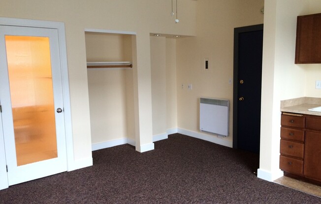 Studio, 1 bath, 260 sqft, $945, Unit 214