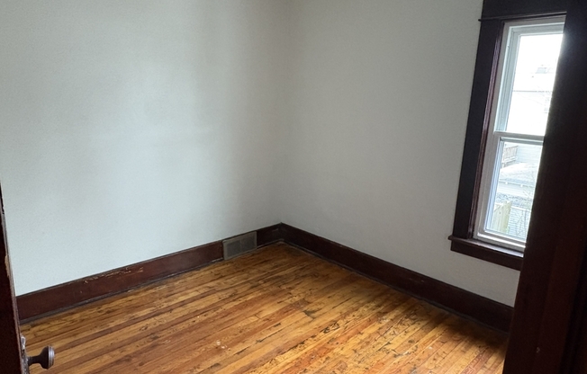 64 WEYAND AVE