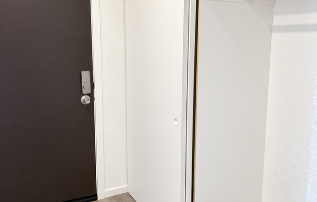 *Spacious 2BR/1.5BA Condo – In-Unit Laundry, 2 Parking Spaces & Pool*