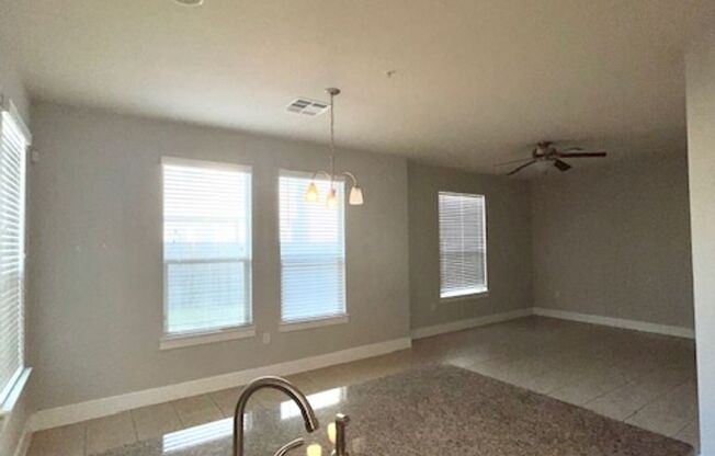 2219 Katy Lane