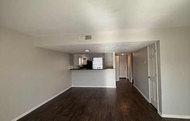 2 beds, 1.5 baths, 1,156 sqft, $1,250, Unit 11-1102