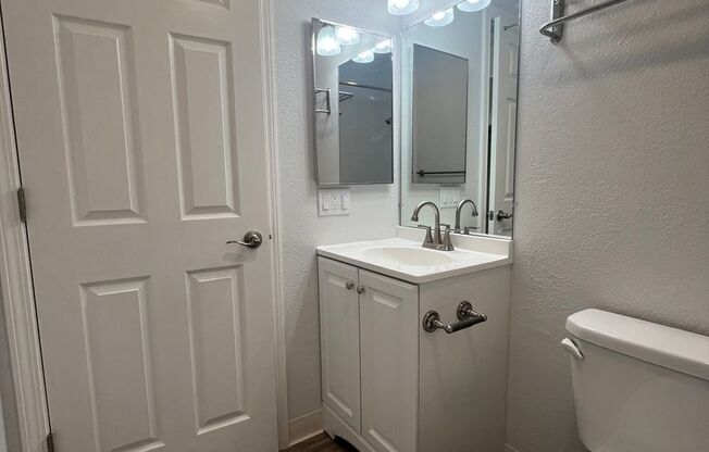 Studio, 1 bath, 380 sqft, $2,225, Unit 777-221