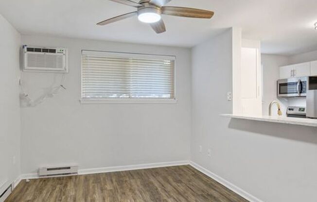 1 bed, 1 bath, $1,299, Unit 2