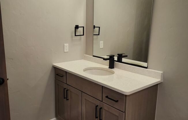 2 beds, 2 baths, 1,132 sqft, $1,650, Unit 402