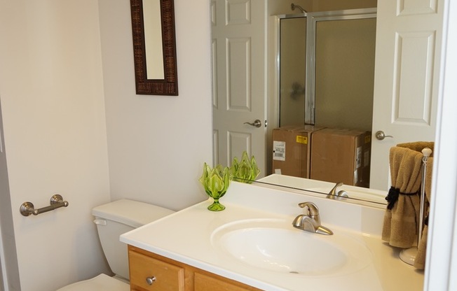 2 beds, 2 baths, 1,300 sqft, $2,250, Unit 13 2214 H
