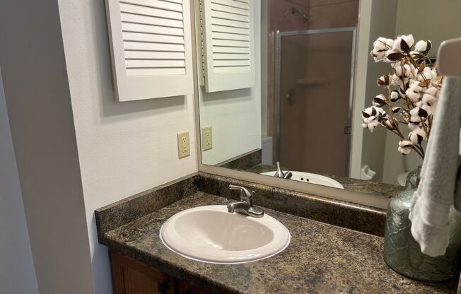 2 beds, 2 baths, 950 sqft, $1,795, Unit 7670CD