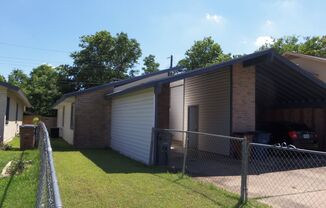 Nice duplex in South Austin off Burleson & Oltorf, close to downtown